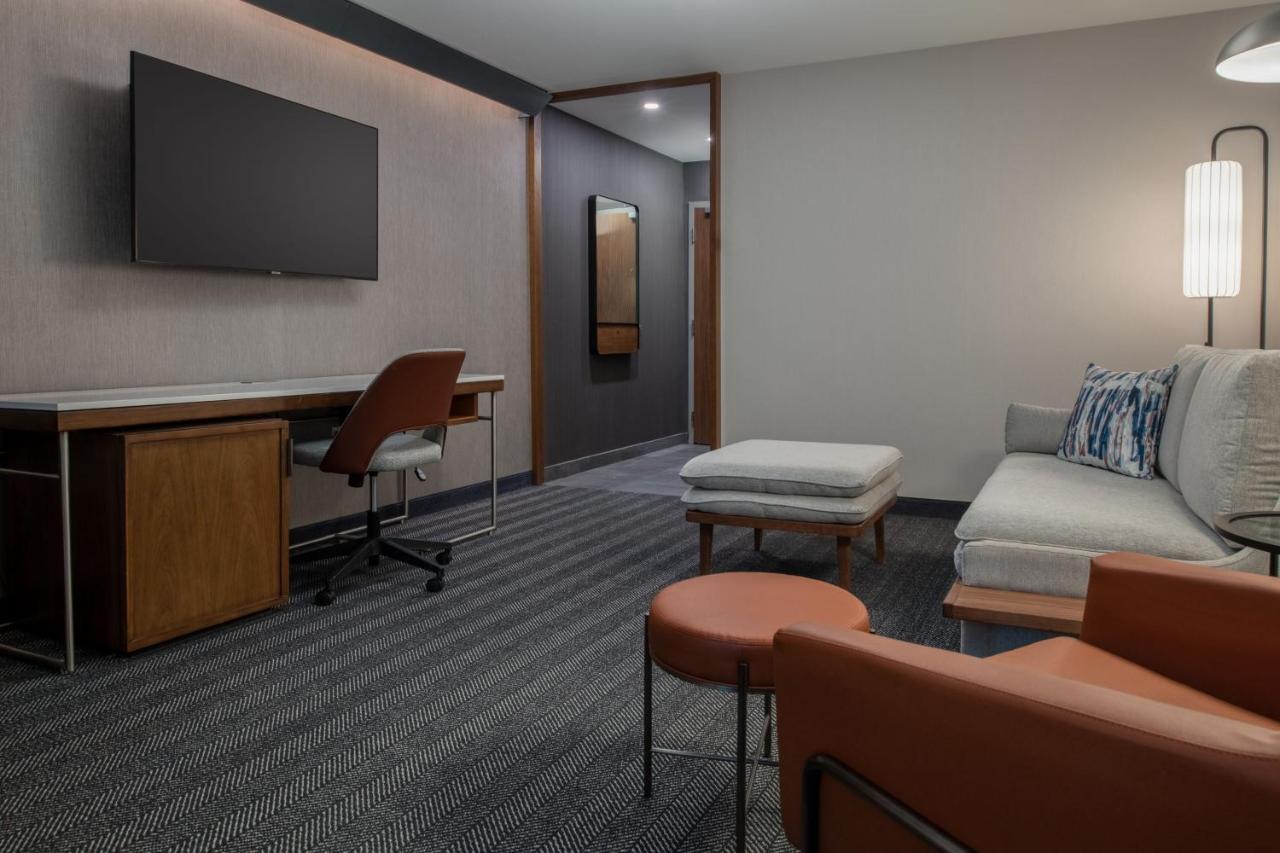 Hotel Courtyard By Marriott Olympia Exterior foto